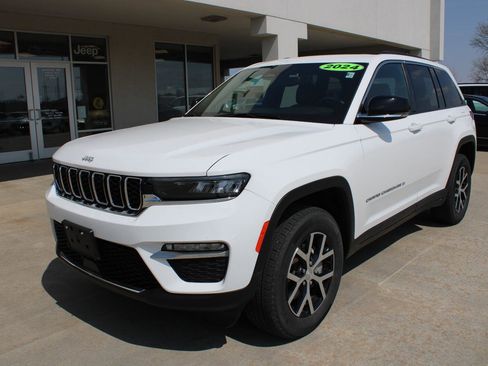 Used 2024 Jeep Grand Cherokee Limited image 2