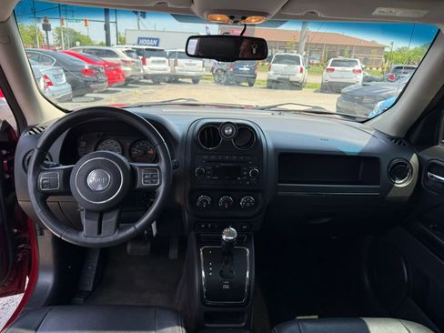 Used 2016 Jeep Patriot High Altitude AWD/4WD image 17