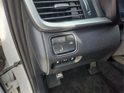 Used 2019 Kia Optima LX image 15