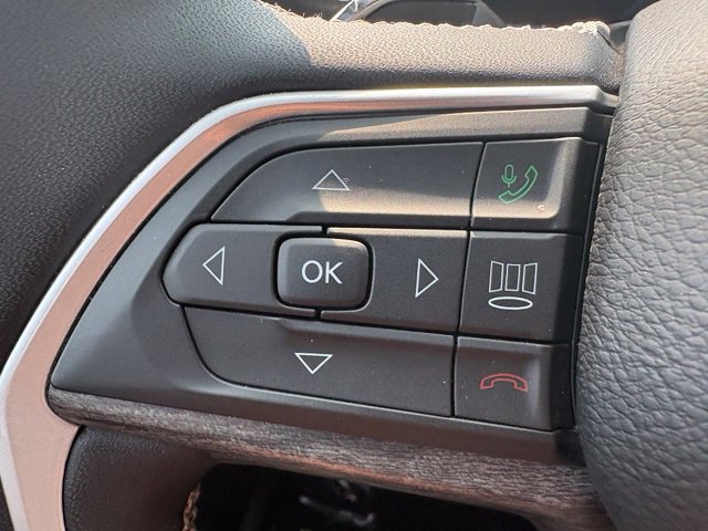Used 2023 Jeep Grand Cherokee Limited AWD/4WD image 32