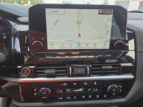 Used 2023 Nissan Pathfinder Platinum image 29