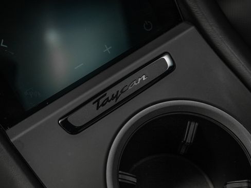 Used 2021 Porsche Taycan Turbo S image 31