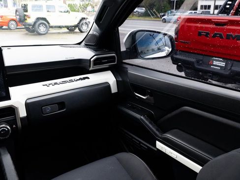 Used 2024 Toyota Tacoma TRD Off-Road w/ TRD Off Road Upgrade Package image 10