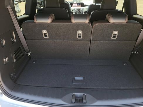 New 2026 Nissan Armada SL w/ Captain's Chari Seat Package AWD/4WD image 12