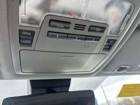 Used 2018 Toyota Highlander XLE image 34