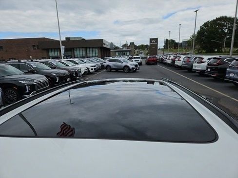 Used 2022 Porsche Cayenne Platinum Edition image 10