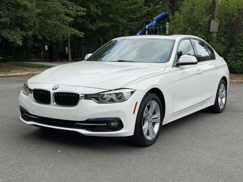 Used 2017 BMW 330i xDrive Sedan AWD/4WD image 3