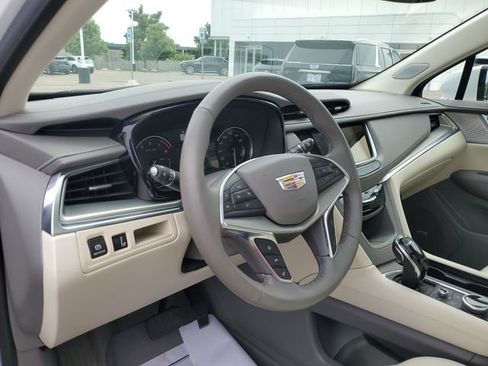 Certified 2024 Cadillac XT5 Premium Luxury w/ LPO, Floor Liner Package AWD/4WD image 8