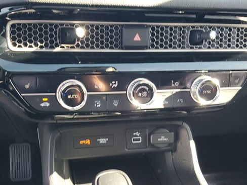 Certified 2023 Honda Civic EX-L image 28