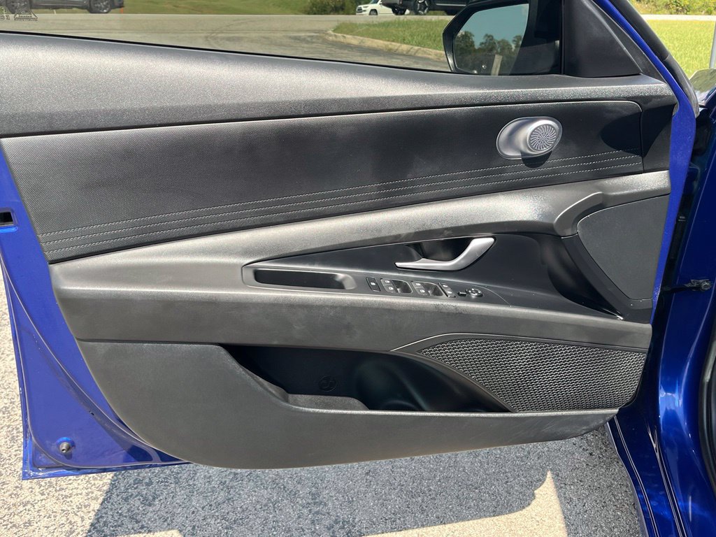 Used 2023 Hyundai Elantra SEL FWD image 14