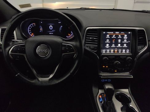 Used 2018 Jeep Grand Cherokee Altitude AWD/4WD image 22