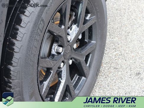 Used 2024 Jeep Grand Cherokee L Laredo AWD/4WD image 40