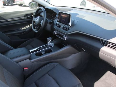 Certified 2025 Nissan Altima 2.5 S FWD image 30