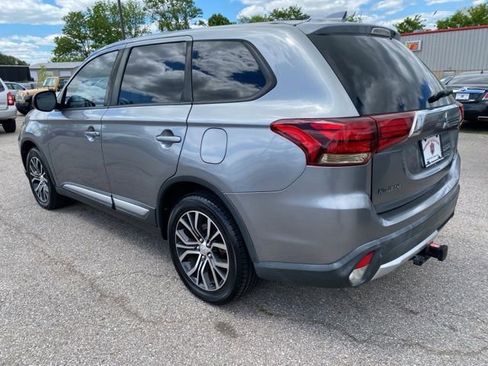 Used 2018 Mitsubishi Outlander ES AWD/4WD image 4