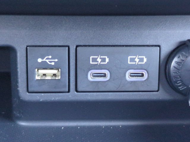 Used 2023 Toyota Highlander XLE AWD/4WD image 22