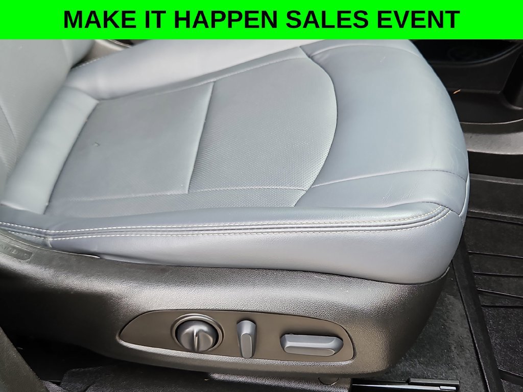 Used 2022 Buick Enclave Essence w/ Experience Buick Package FWD image 30