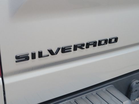 Used 2022 Chevrolet Silverado 1500 Custom Trail Boss w/ LPO, Dark Essentials Package AWD/4WD image 6