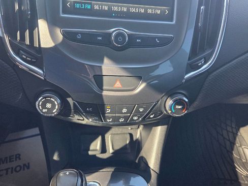 Used 2017 Chevrolet Cruze LT w/ Convenience Package image 16