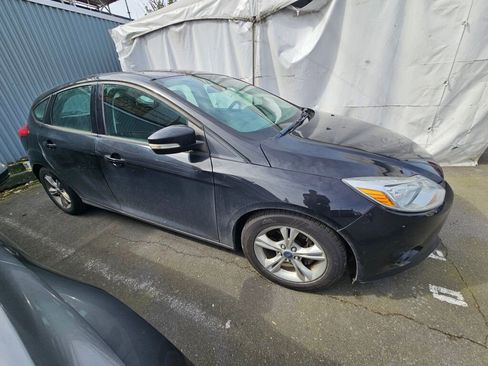 Used 2014 Ford Focus SE w/ SE Winter Package image 8