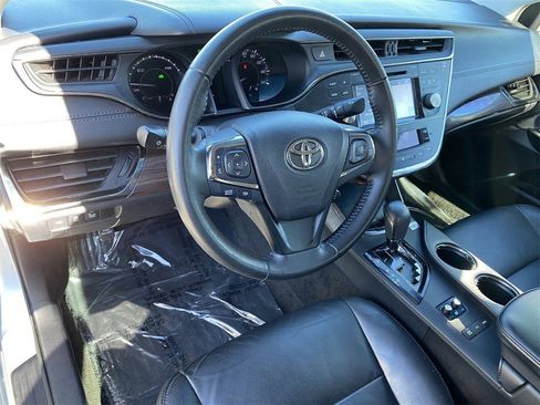 Used 2015 Toyota Avalon Limited image 18