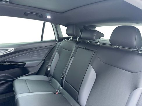 Used 2025 Volkswagen ID.4 Pro S image 41