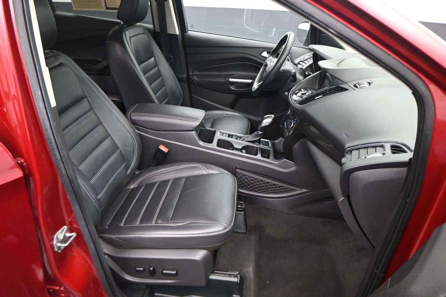 Certified 2019 Ford Escape Titanium FWD image 25