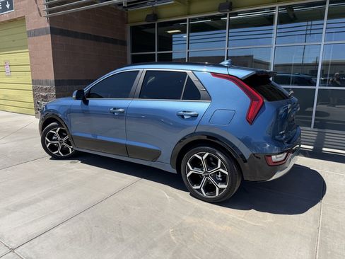 Used 2024 Kia Niro SX Touring FWD image 5