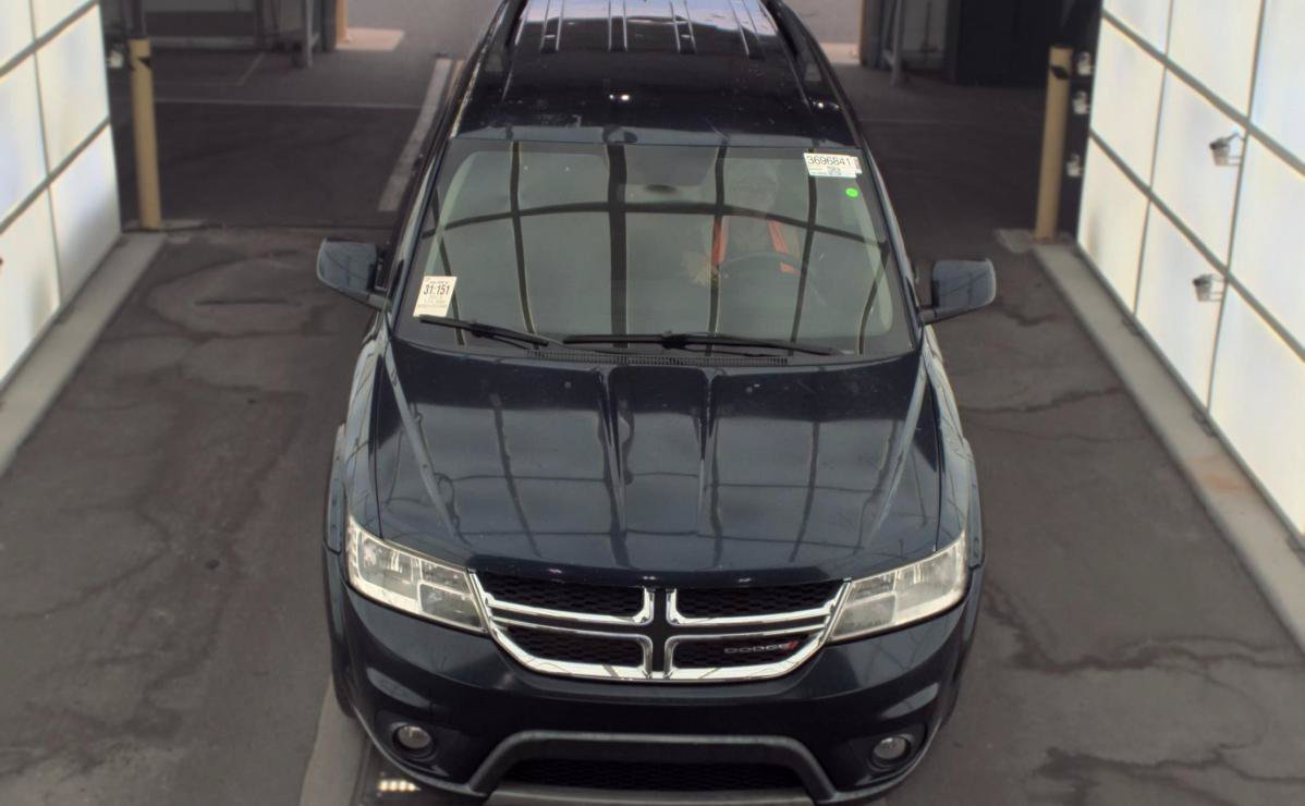 Used 2013 Dodge Journey SXT FWD image 2
