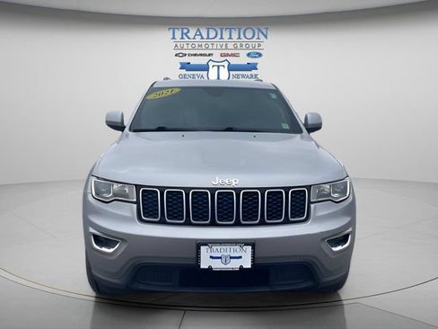 Used 2021 Jeep Grand Cherokee Laredo AWD/4WD image 9