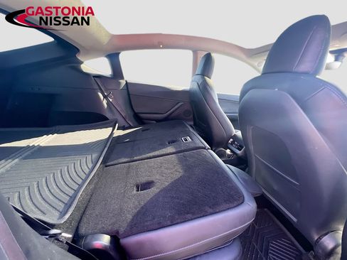 Used 2020 Tesla Model Y Long Range image 35