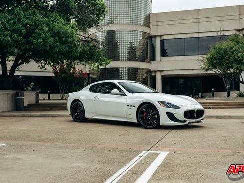 Used 2013 Maserati GranTurismo Sport image 19