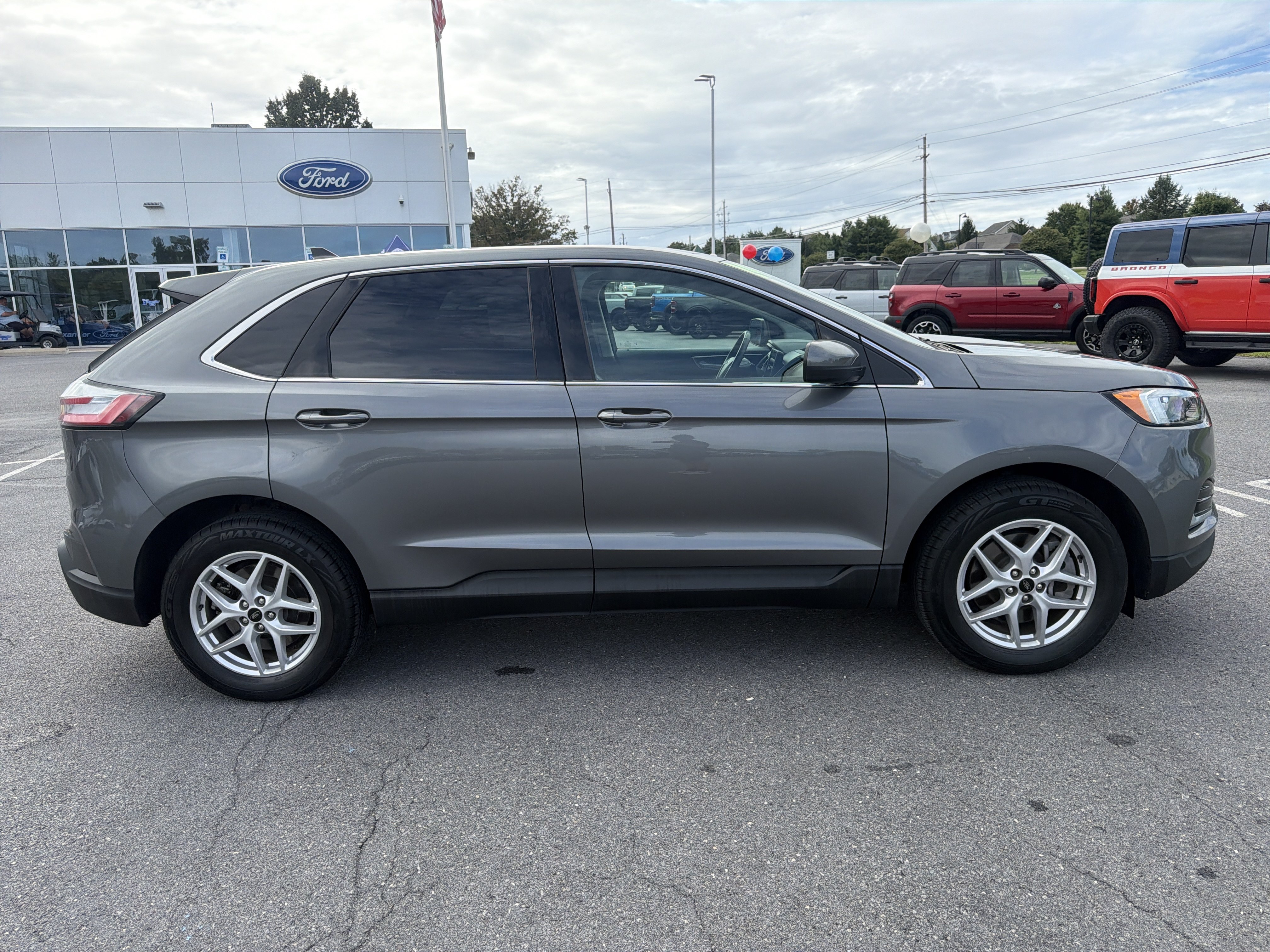 Used 2024 Ford Edge SEL AWD/4WD image 2