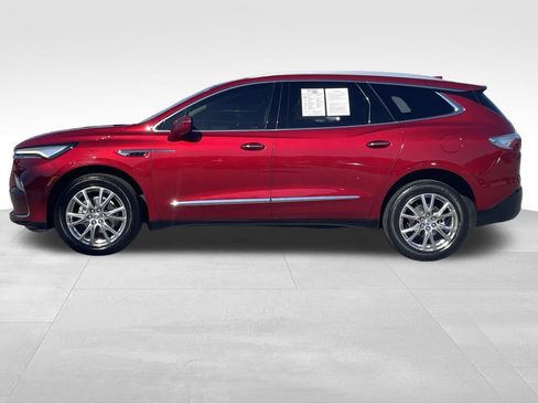 Used 2023 Buick Enclave Essence w/ Experience Buick Package image 7