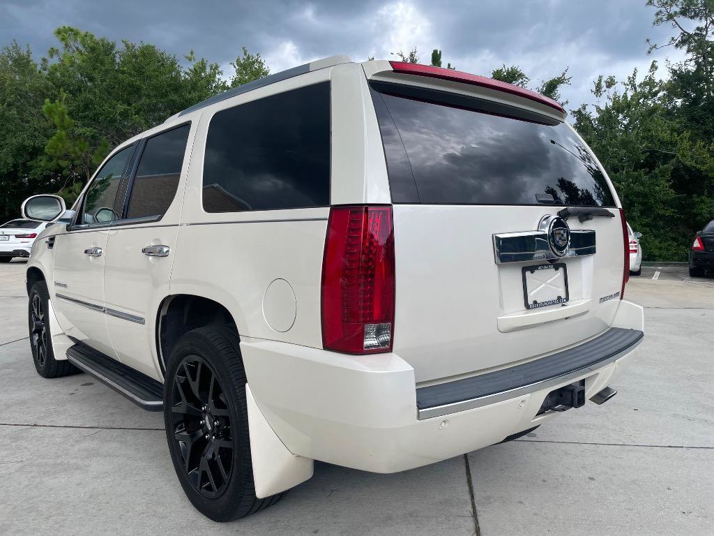 Used 2007 Cadillac Escalade AWD w/ Information Package image 5