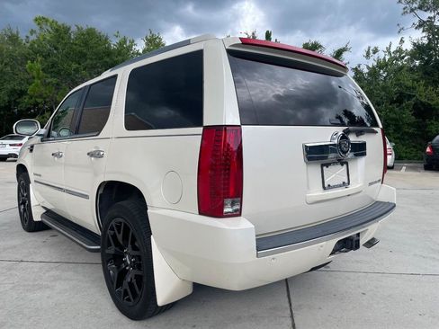 Used 2007 Cadillac Escalade AWD w/ Information Package image 5