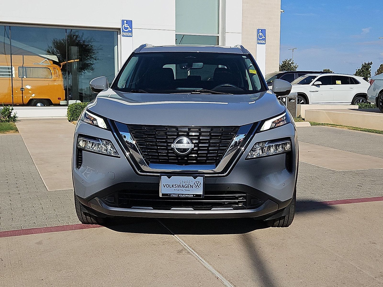 Used 2023 Nissan Rogue SL w/ SL Premium Package FWD image 3