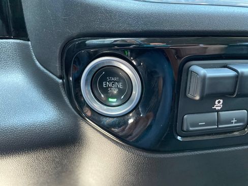 Used 2025 Chevrolet Silverado 1500 LT AWD/4WD image 23
