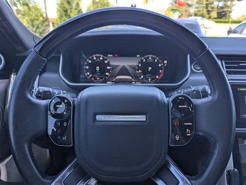 Used 2020 Land Rover Range Rover HSE image 22