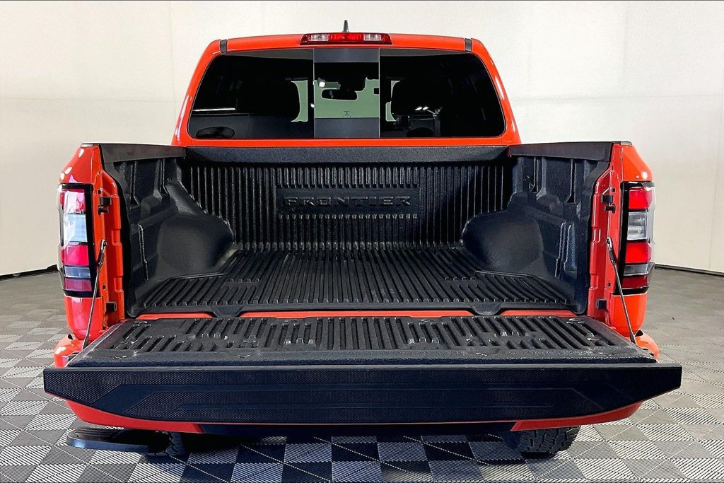 Used 2025 Nissan Frontier PRO-4X AWD/4WD image 35