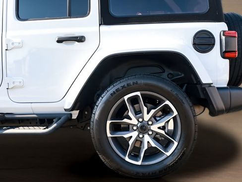 Used 2024 Jeep Wrangler Unlimited w/ Convenience Group AWD/4WD image 6