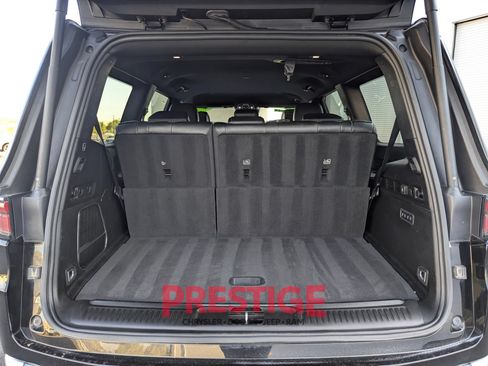 Used 2024 Jeep Wagoneer Series II w/ Flexible Seating Group RWD image 10