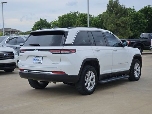 Used 2023 Jeep Grand Cherokee Limited w/ Trailer Tow Prep Group (B) RWD image 9