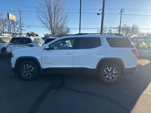 Used 2023 GMC Acadia SLT image 2