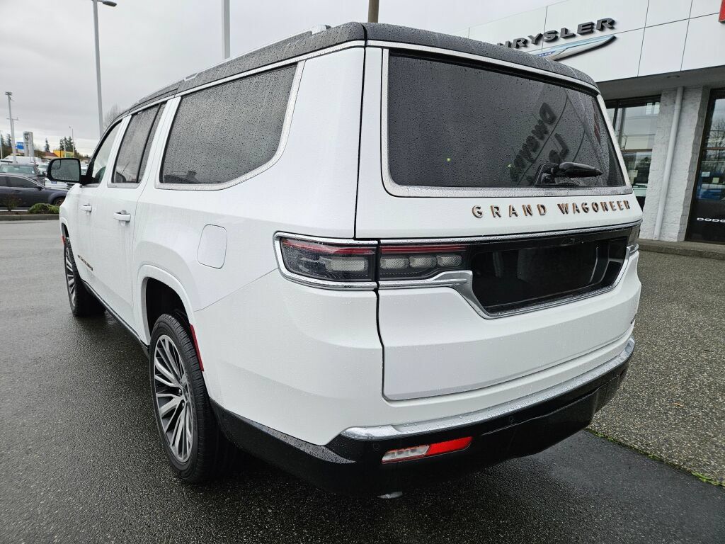 Used 2024 Jeep Grand Wagoneer L Series III AWD/4WD image 3