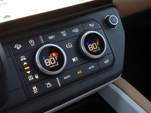 New 2026 Land Rover Defender 130 X-Dynamic SE image 23