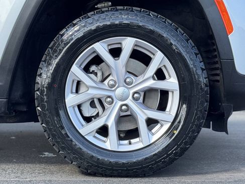 Used 2022 Jeep Grand Cherokee Limited RWD image 8