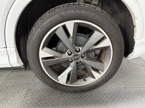 Used 2024 Audi Q4 e-tron Prestige image 7