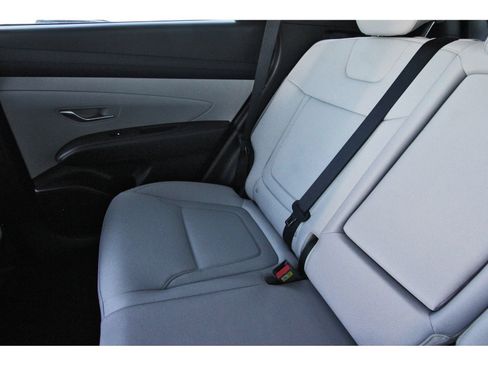 Used 2025 Hyundai Tucson SE FWD image 14