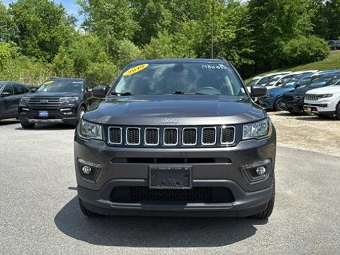 Used 2019 Jeep Compass Latitude w/ Popular Equipment Group AWD/4WD image 3