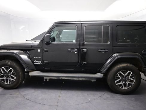 Used 2024 Jeep Wrangler Unlimited Sahara AWD/4WD image 7